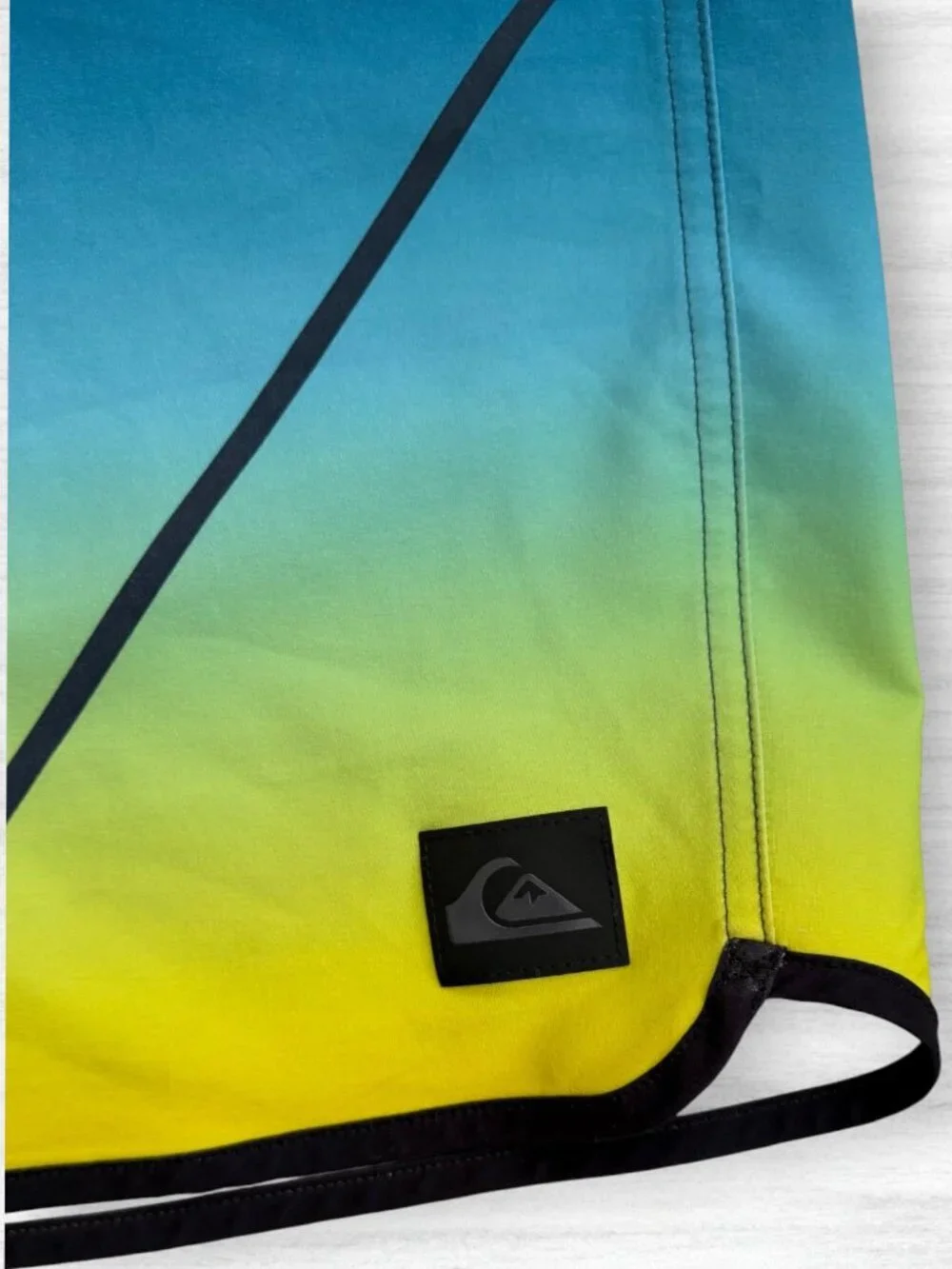 Quiksilver Highline Board Shorts Mens 36 Ombre Surf Swim Beach Trunks Blue Green